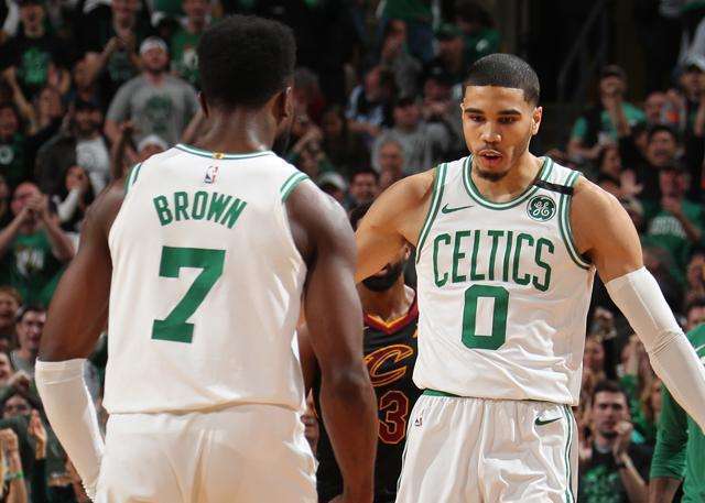 TA分析英格兰目前阵容：球队中轴线十分豪华，但替补深度不足（TA评点英格兰阵容：中轴豪华，替补深度欠佳）