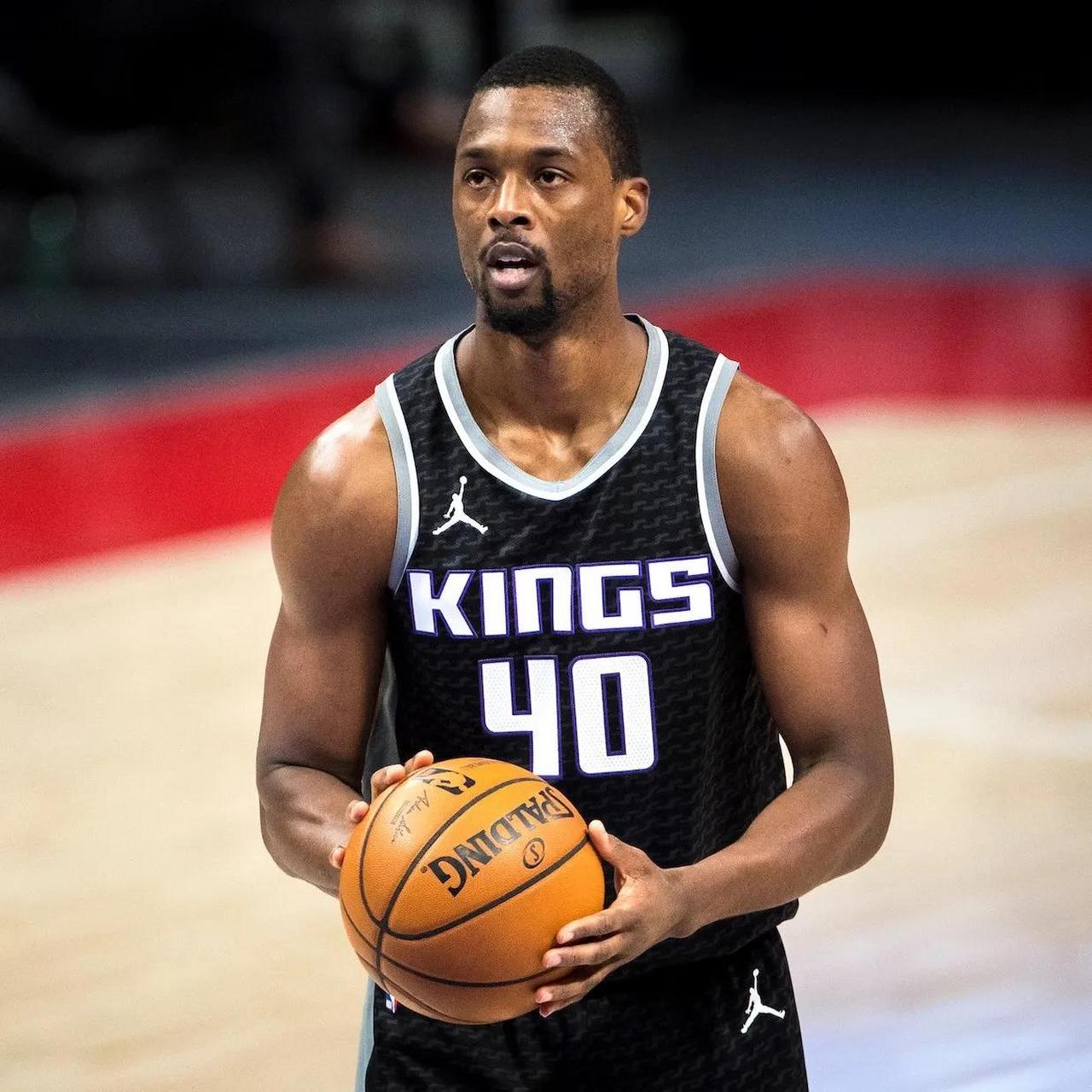 NBA半场：亚历山大17分，浓眉0分，雷霆63-48领先独行侠（半场战报：亚历山大砍下17分，浓眉无分进账，雷霆63-48暂领先独行侠）