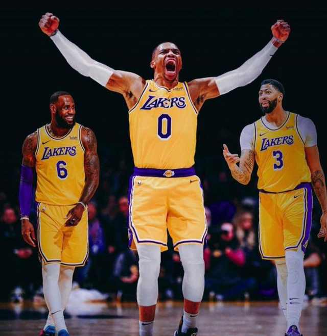 英超战报：利物浦2-1逆转热刺,（英超焦点战：利物浦2-1上演逆转击败热刺）